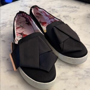 Stylish Black Slip-On Bow Women's Shoes